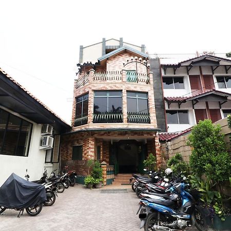 Hotel Alamanda Jakarta Exterior photo