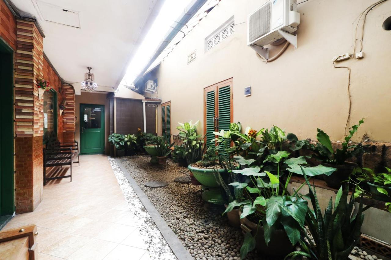 Hotel Alamanda Jakarta Exterior photo